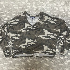 Cropped v neck casual top